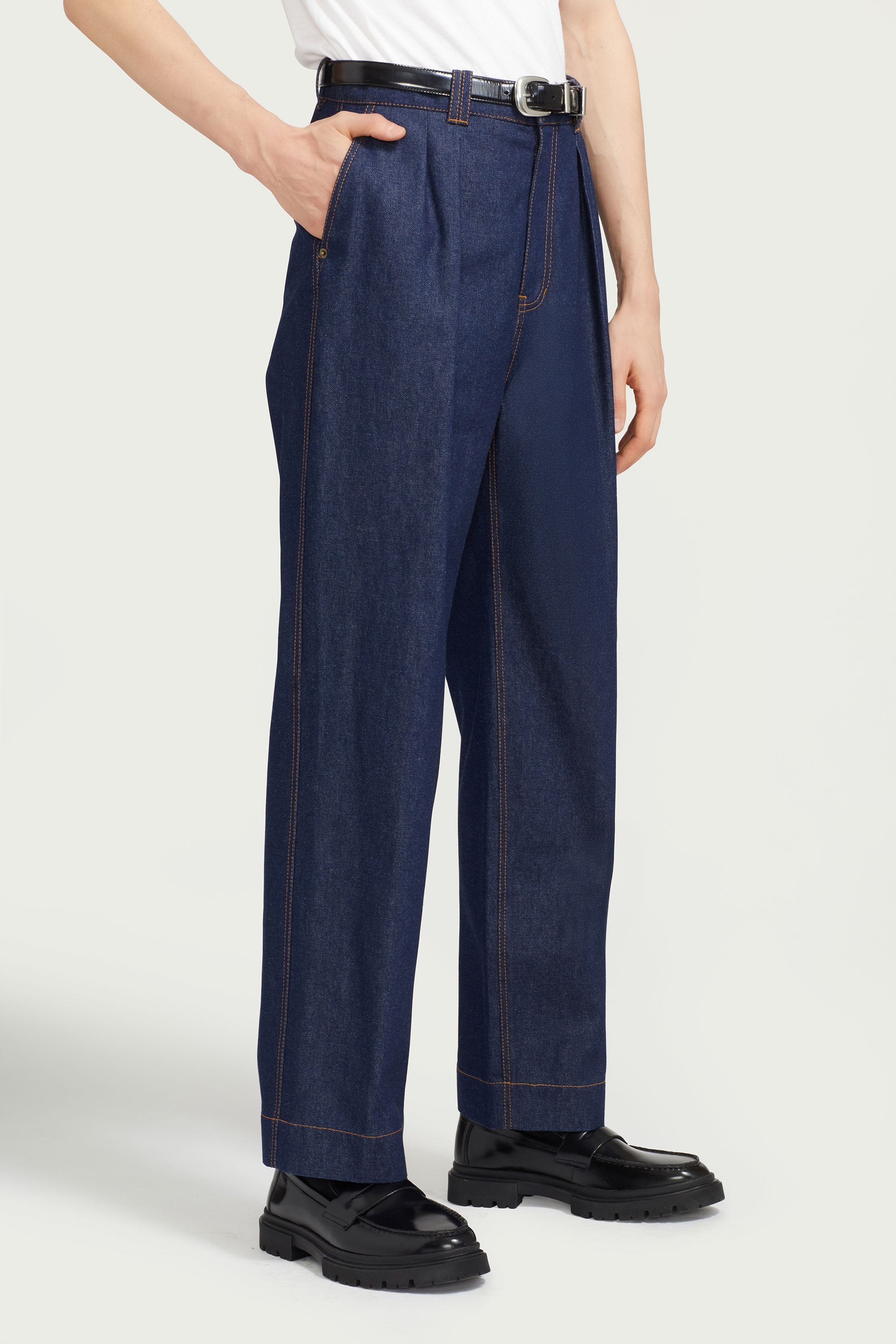 Pleated Jeans