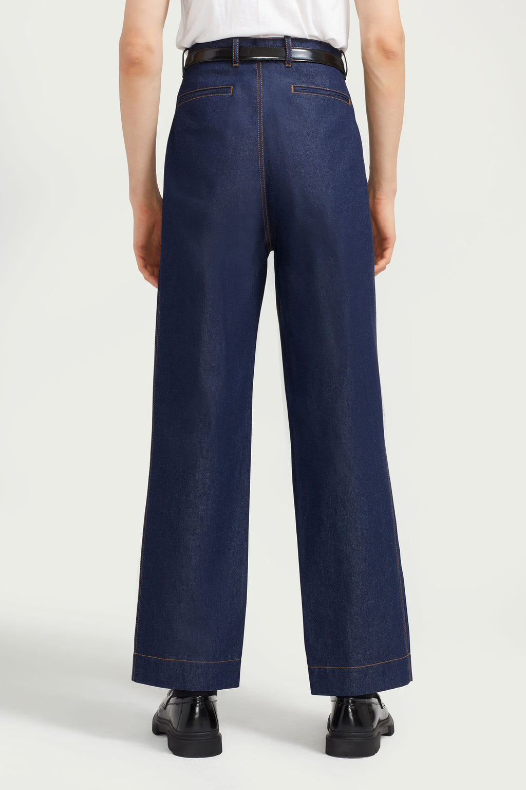 Pleated Jeans